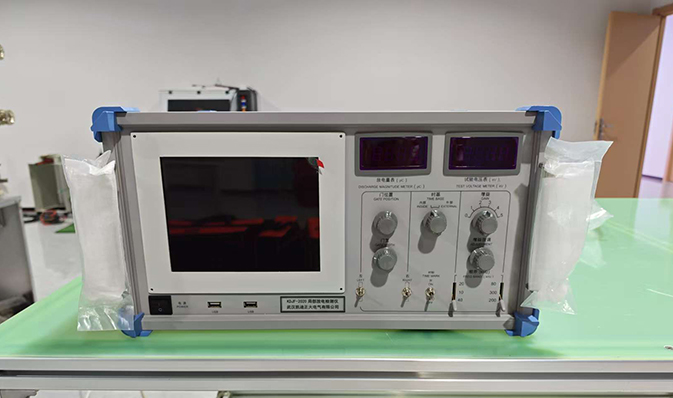 客戶(hù)蒞臨凱迪正大考察無(wú)局放耐壓試驗(yàn)裝置